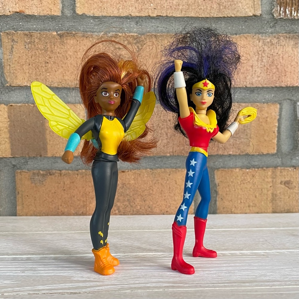 DC Comics Bumblebee and Wonder Woman McDonald’s 2016 Happy Meal Toys Sup…